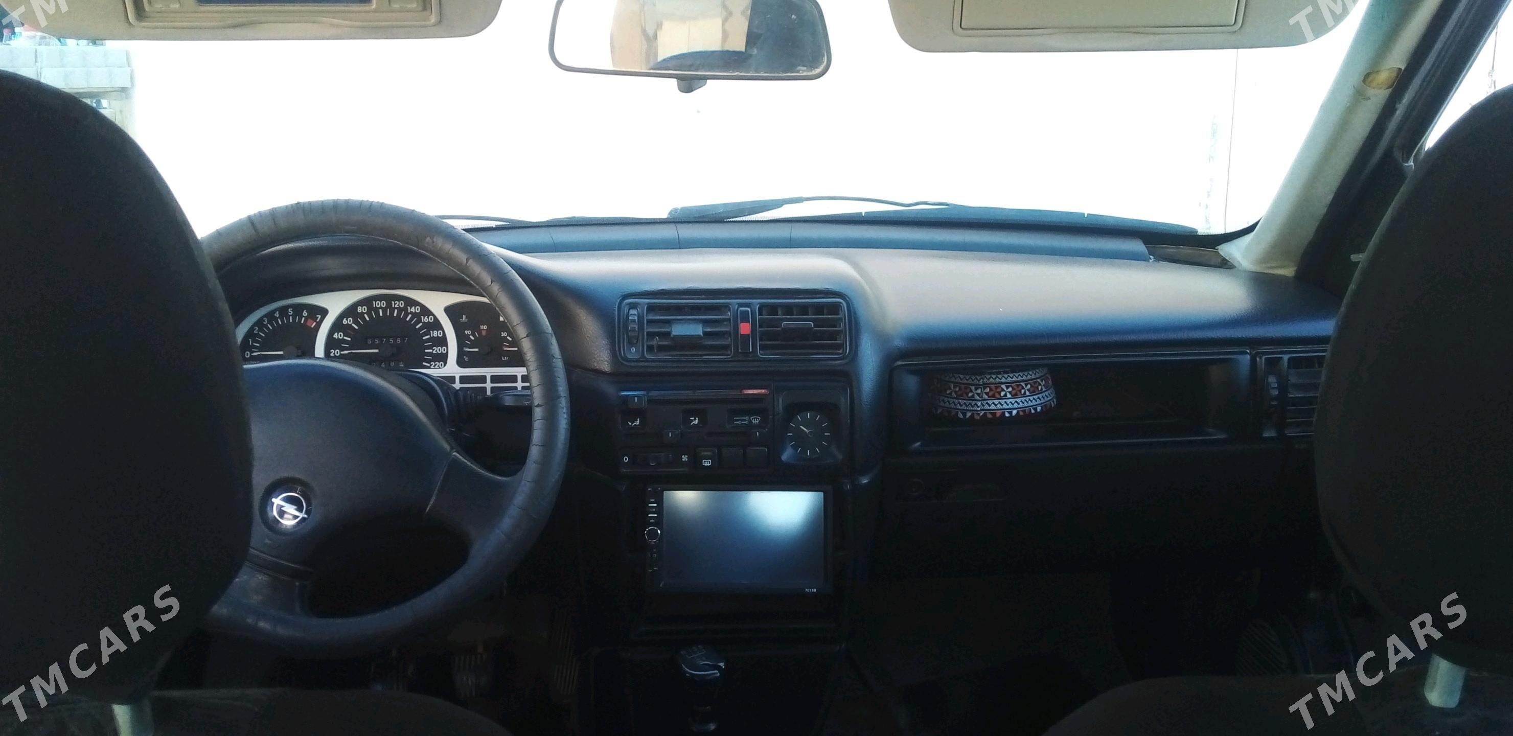 Opel Vectra 1992 - 32 000 TMT - Гурбансолтан Едже - img 4