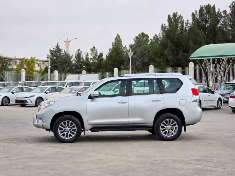 Toyota Land Cruiser Prado 2010 - 700 000 TMT - 11 mkr - img 7