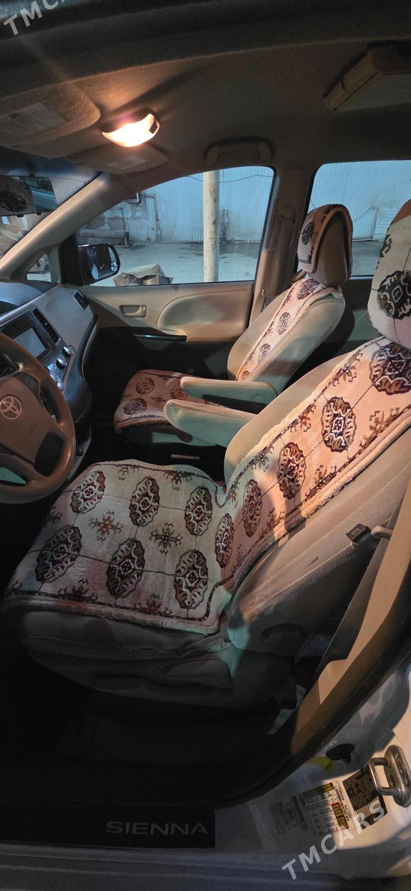 Toyota Sienna 2012 - 250 000 TMT - Мары - img 5