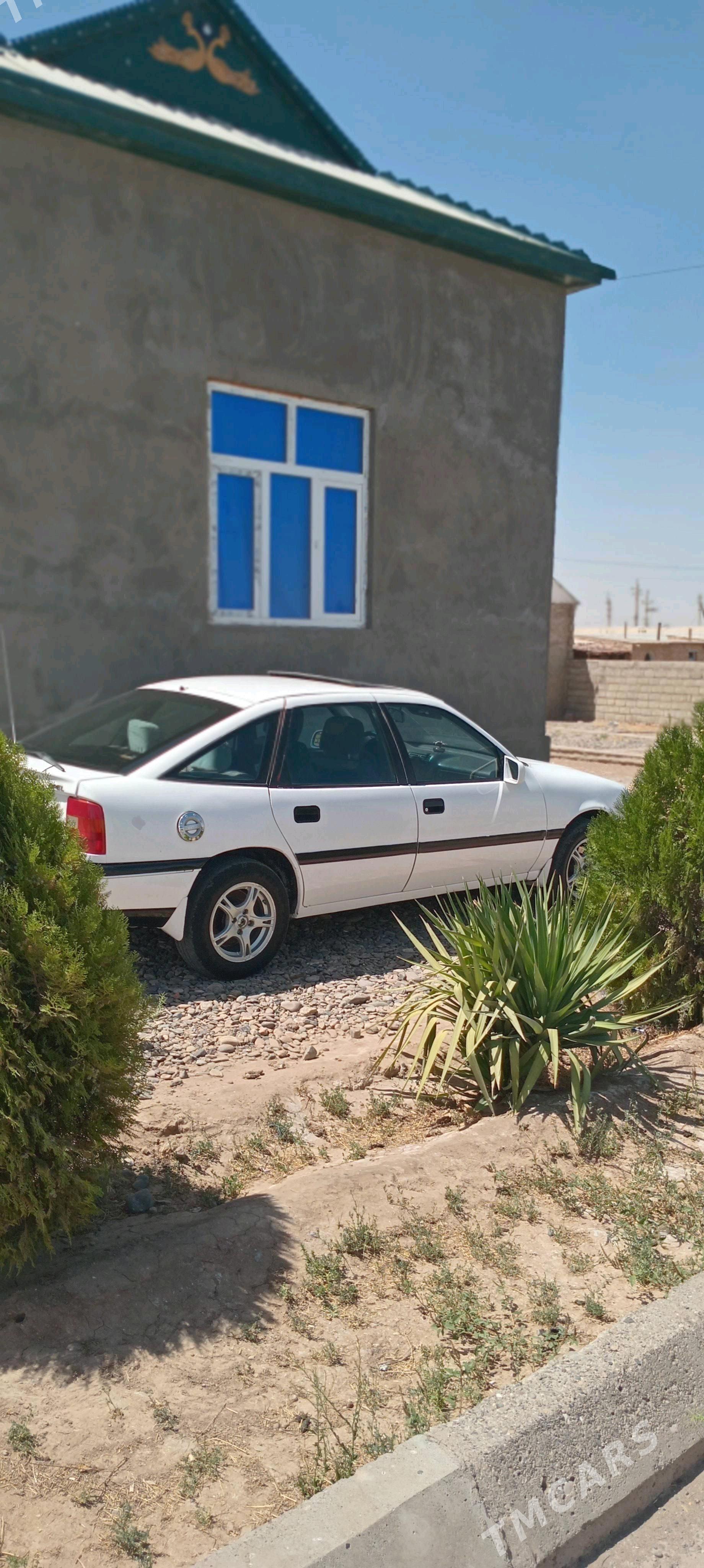 Opel Vectra 1989 - 26 000 TMT - Sarahs - img 3