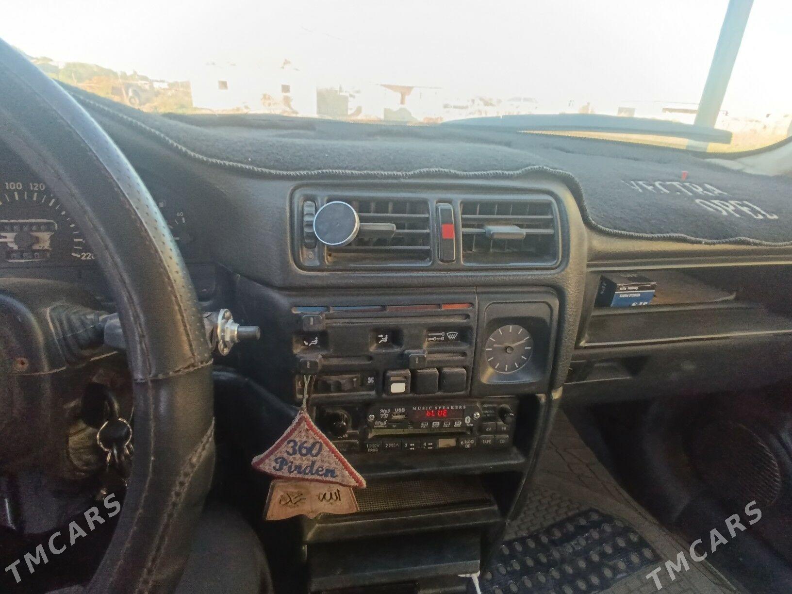 Opel Vectra 1989 - 20 000 TMT - Болдумсаз - img 4