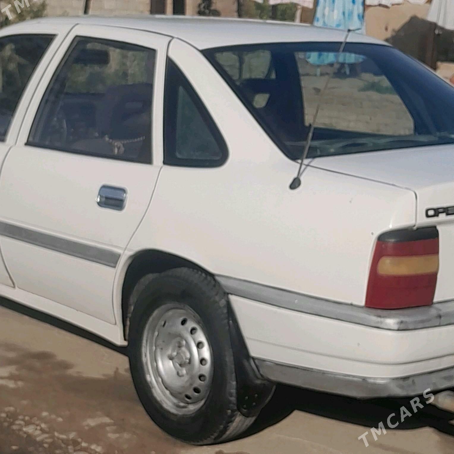 Opel Vectra 1993 - 25 000 TMT - Кака - img 1