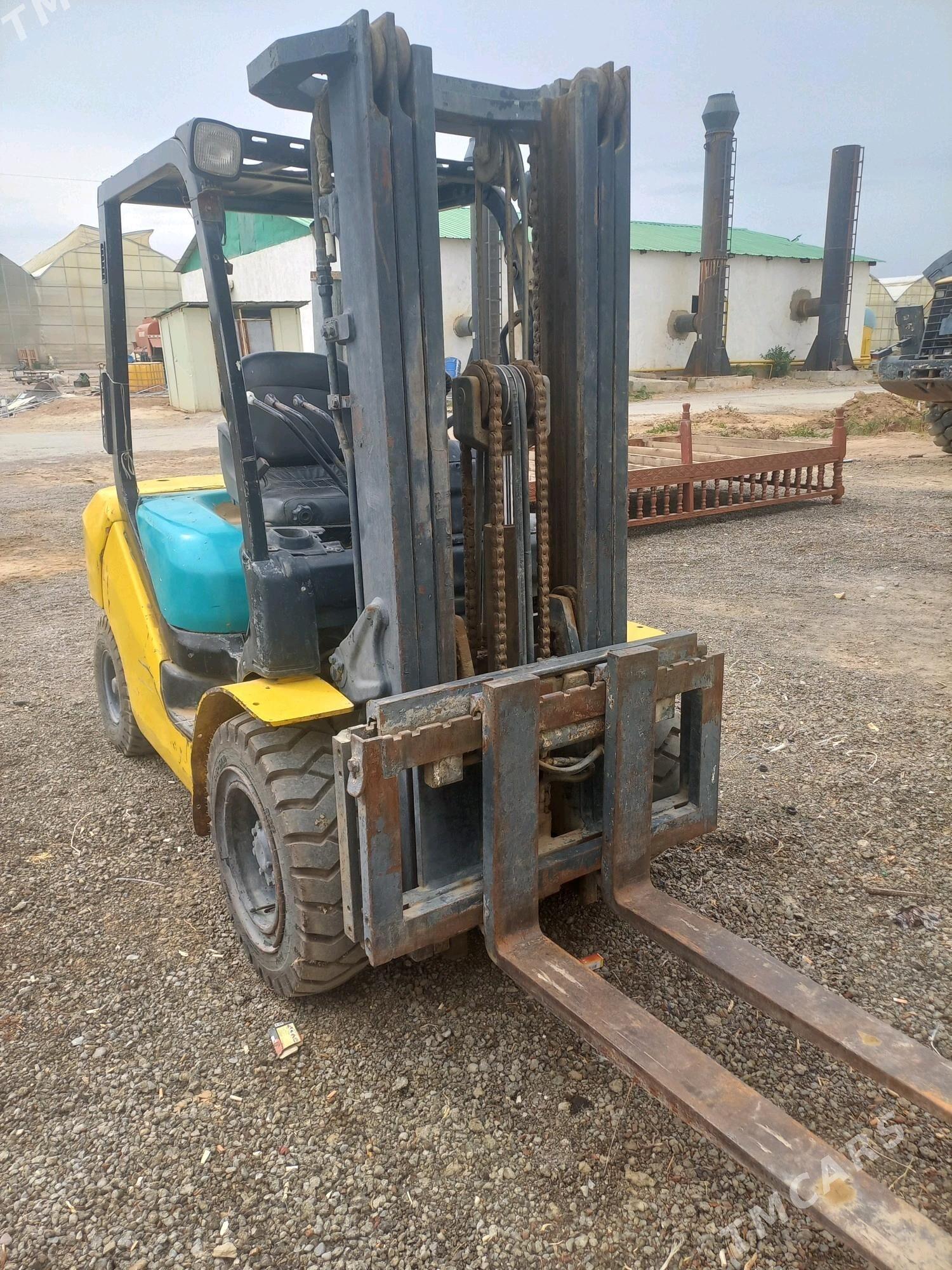 Kara Forklift 2009 - 80 000 TMT - Ak bugdaý etraby - img 3