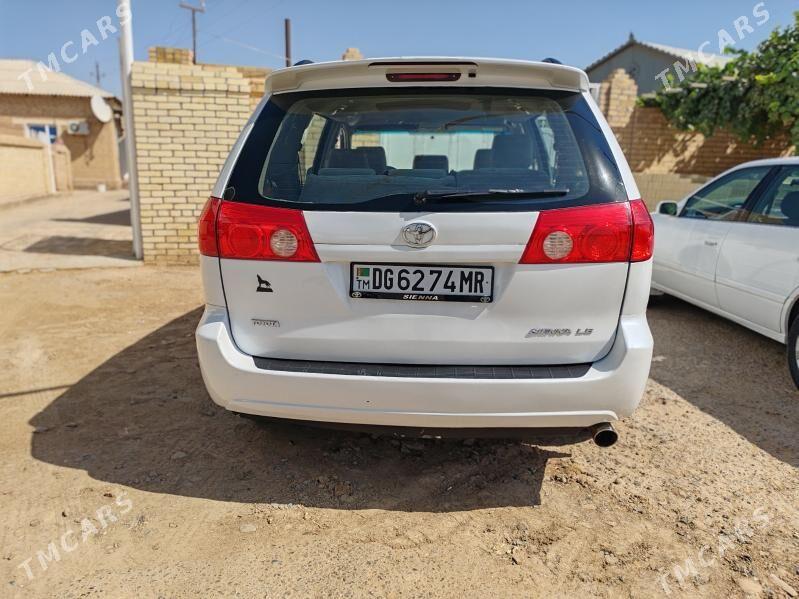 Toyota Sienna 2006 - 215 000 TMT - Байрамали - img 4