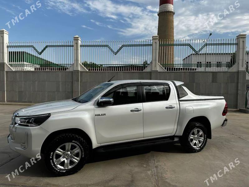 Toyota Hilux 2022 - 598 000 TMT - Ашхабад - img 4