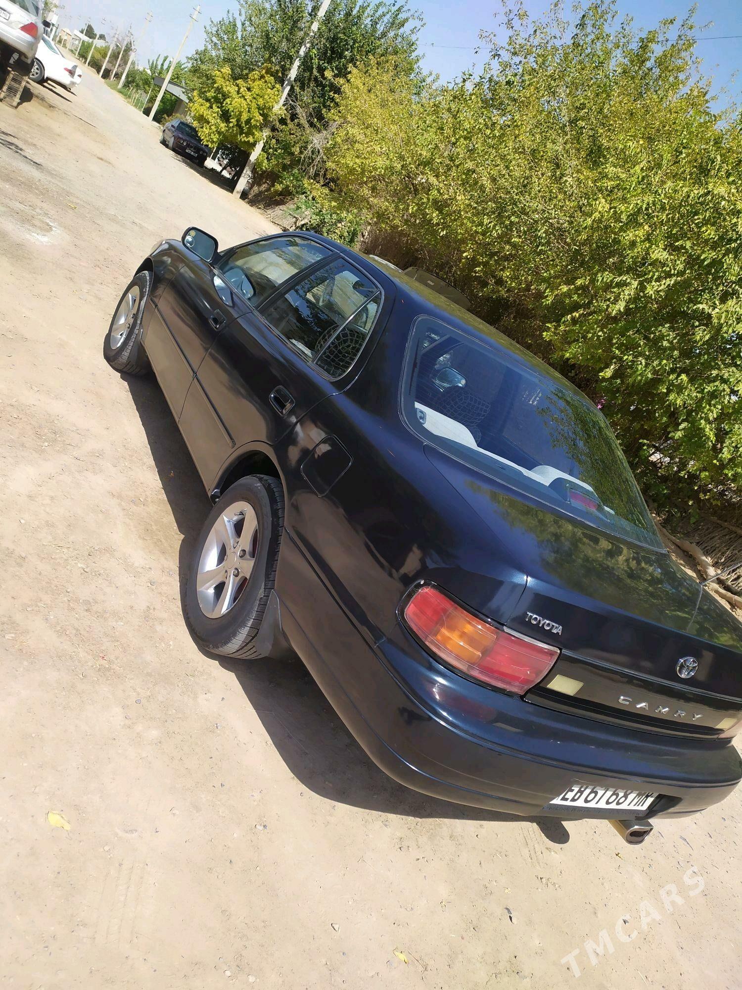 Toyota Camry 1993 - 90 000 TMT - Мары - img 9