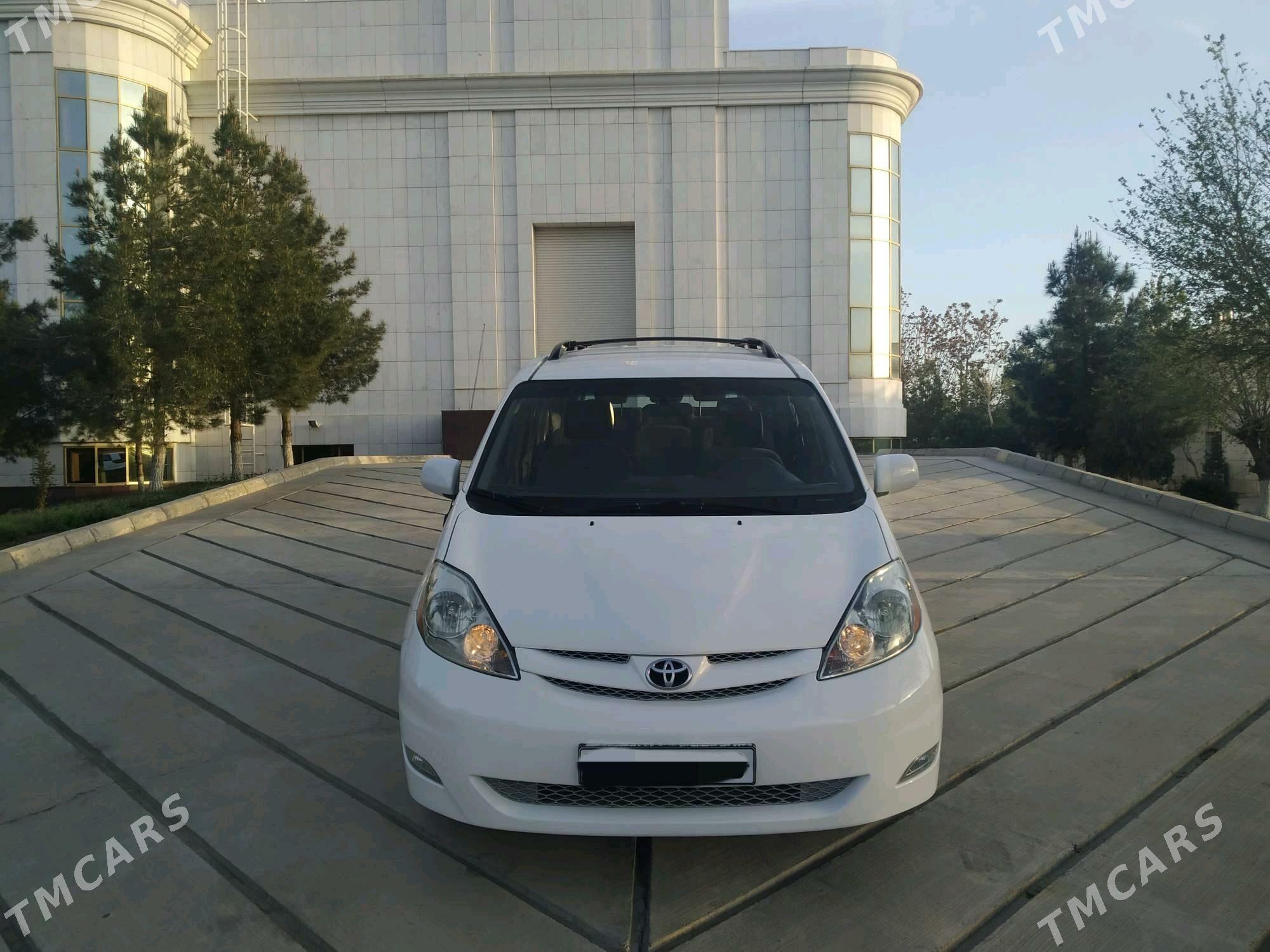 Toyota Sienna 2004 - 170 000 TMT - Дянев - img 2
