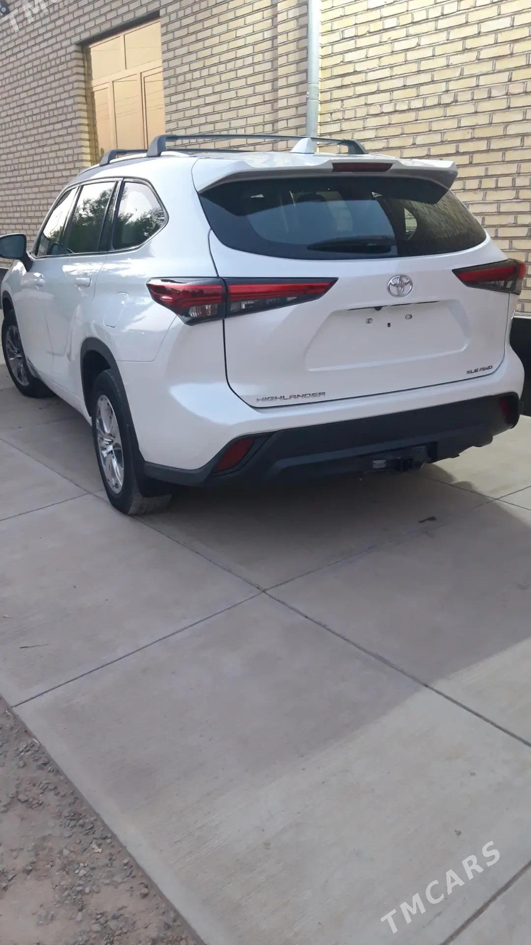 Toyota Highlander 2021 - 550 000 TMT - Гуртли - img 2