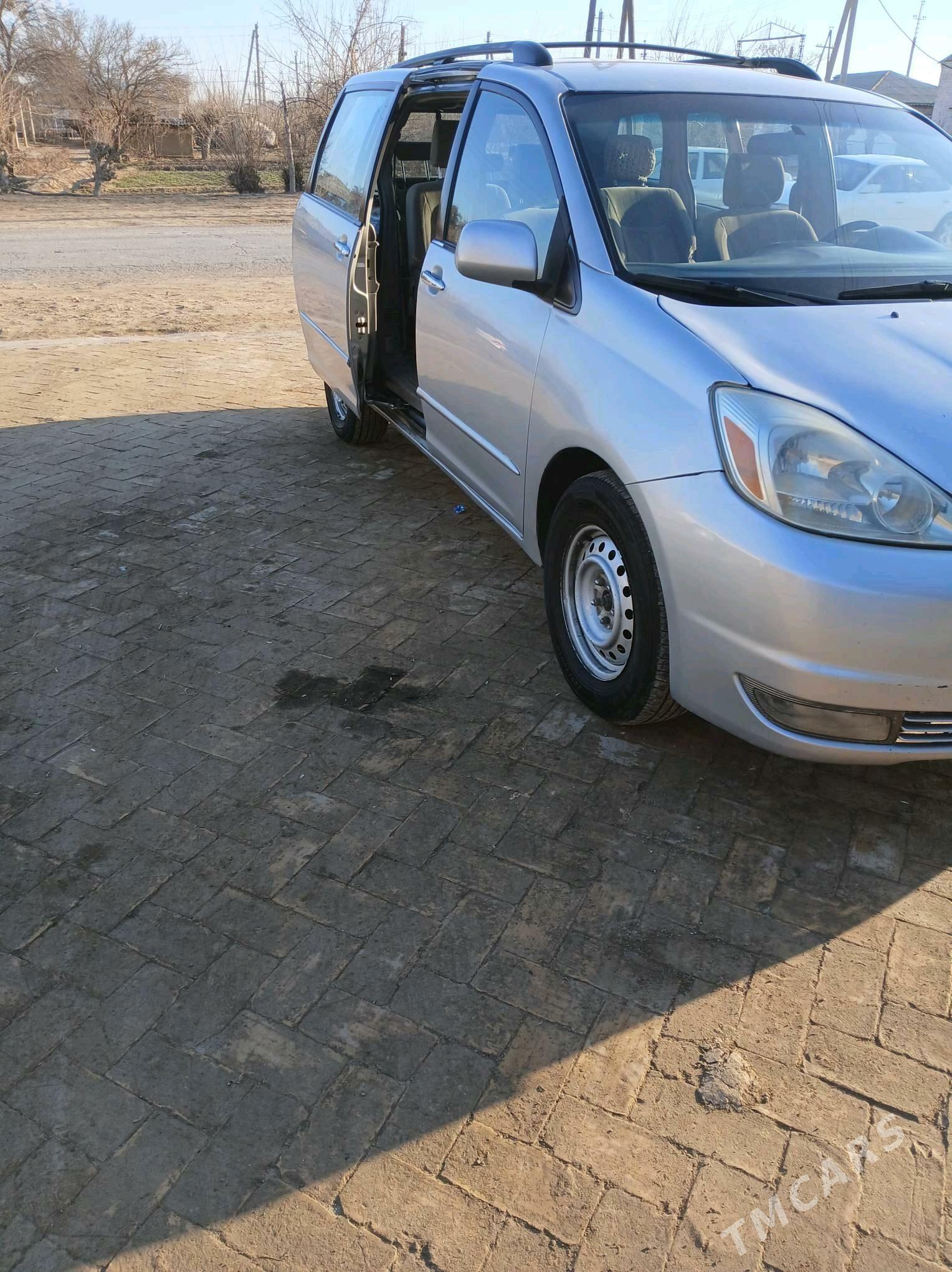 Toyota Sienna 2004 - 190 000 TMT - Туркменгала - img 3