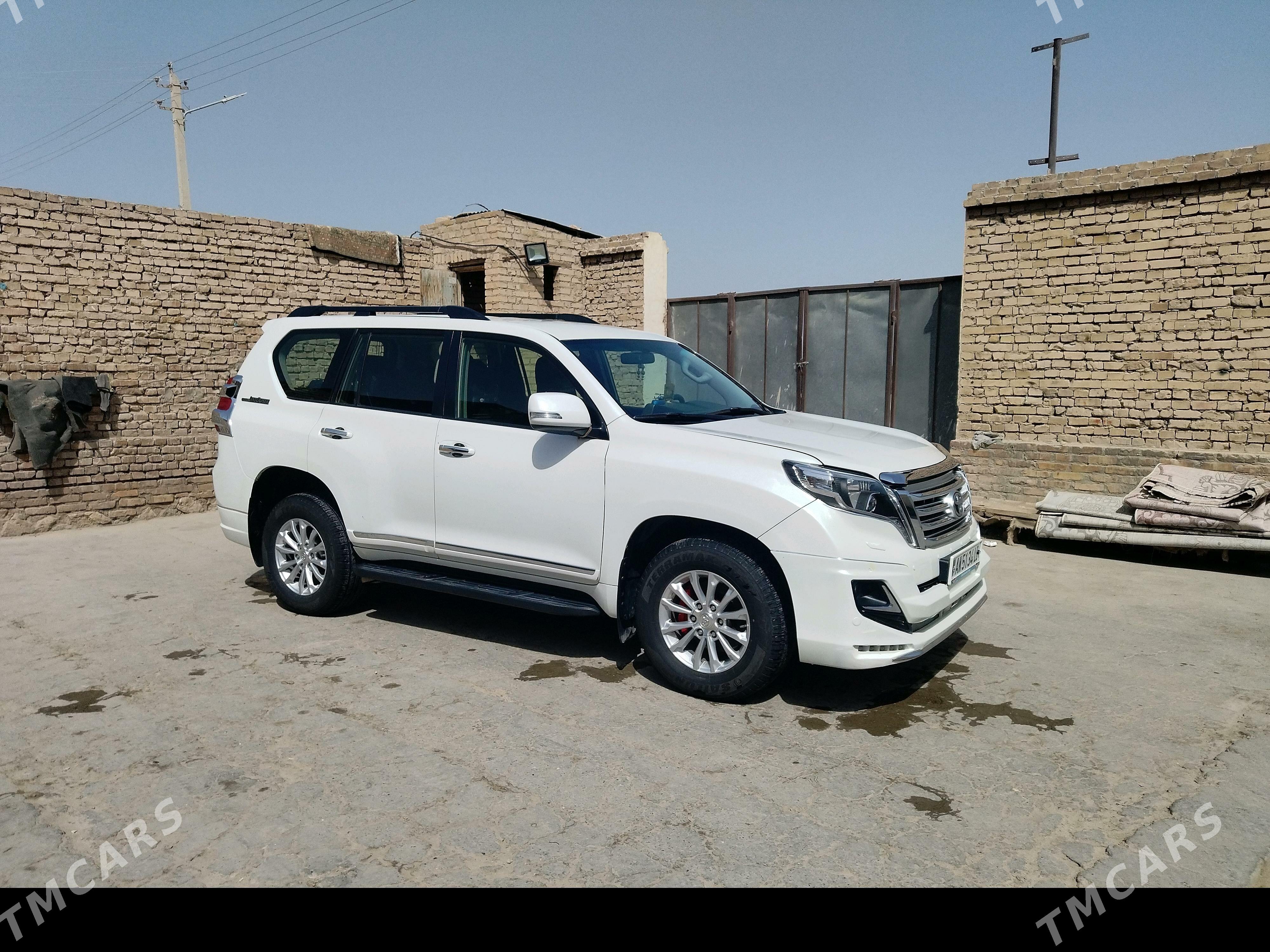 Toyota Land Cruiser Prado 2012 - 495 000 TMT - Kerki - img 3