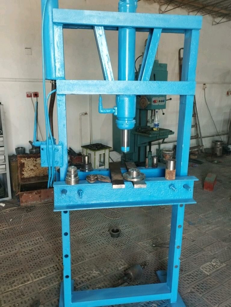 tokarny pres kampresir drel 17 000 TMT - Halaç - img 1