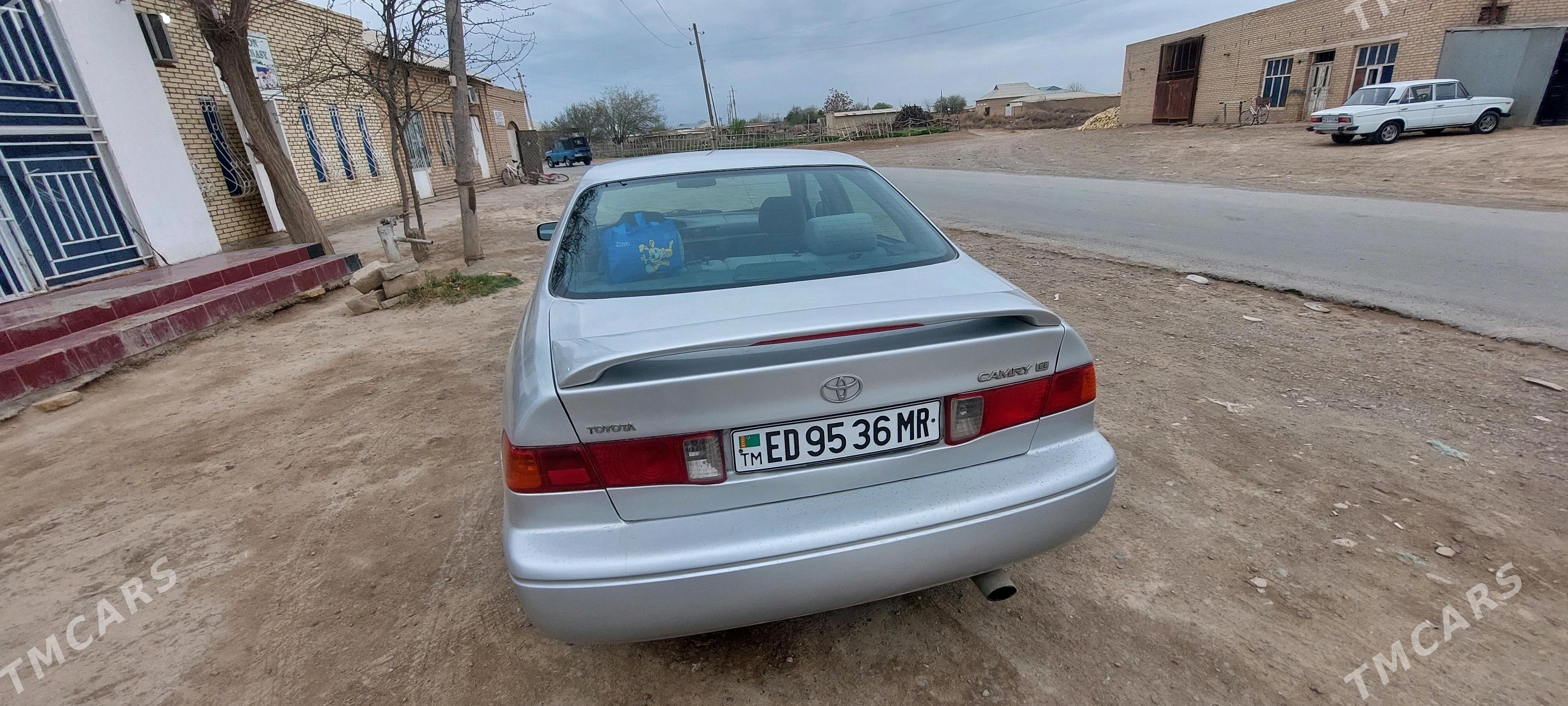 Toyota Camry 2000 - 127 000 TMT - Байрамали - img 3