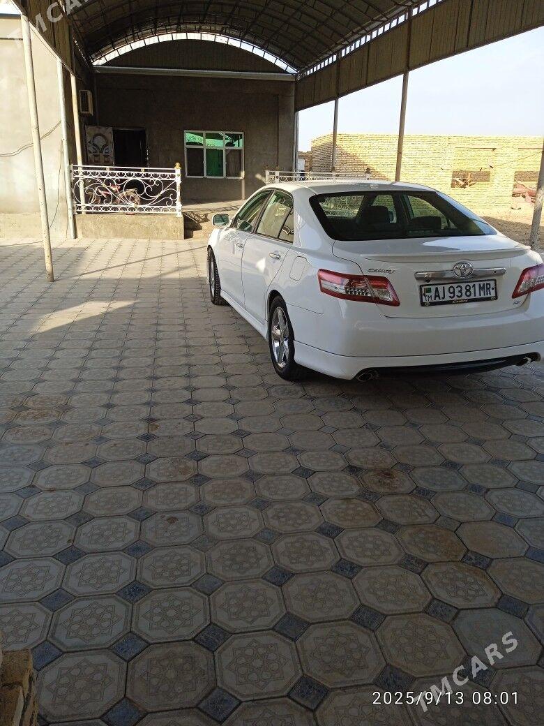 Toyota Camry 2010 - 178 000 TMT - Байрамали - img 9