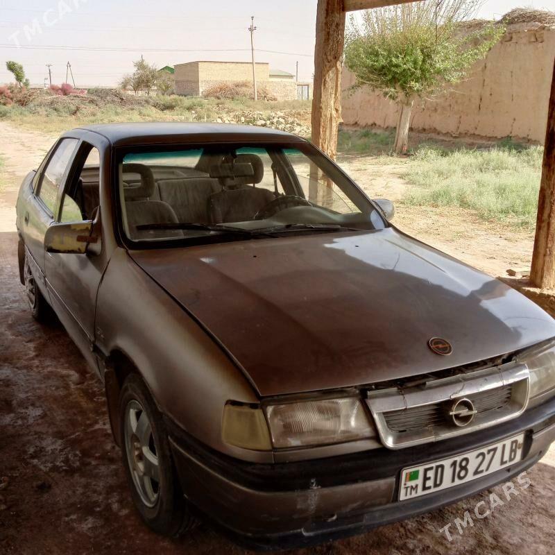 Opel Vectra 1989 - 14 000 TMT - Достлук - img 2