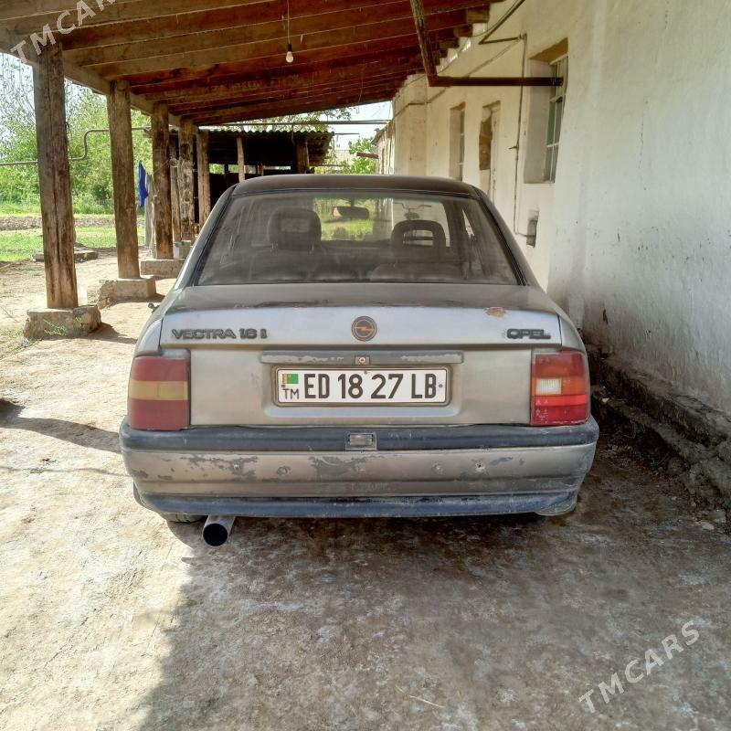 Opel Vectra 1989 - 14 000 TMT - Достлук - img 4
