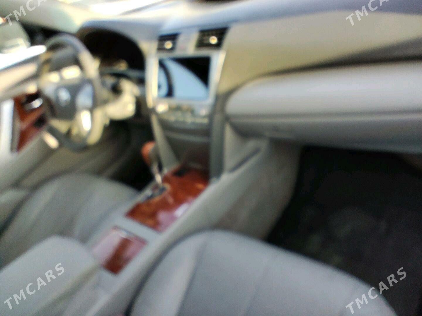 Toyota Camry 2011 - 240 000 TMT - Мары - img 4
