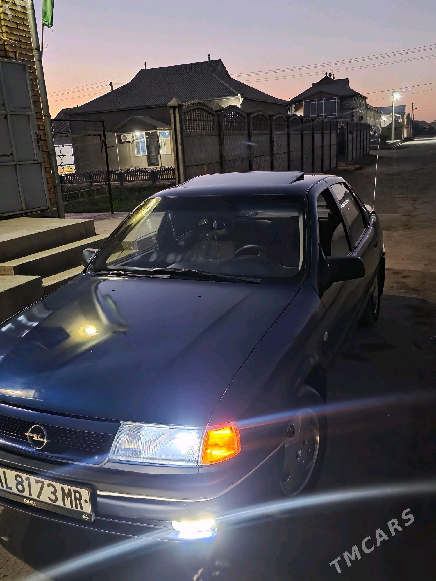 Opel Vectra 1992 - 40 000 TMT - Мары - img 4