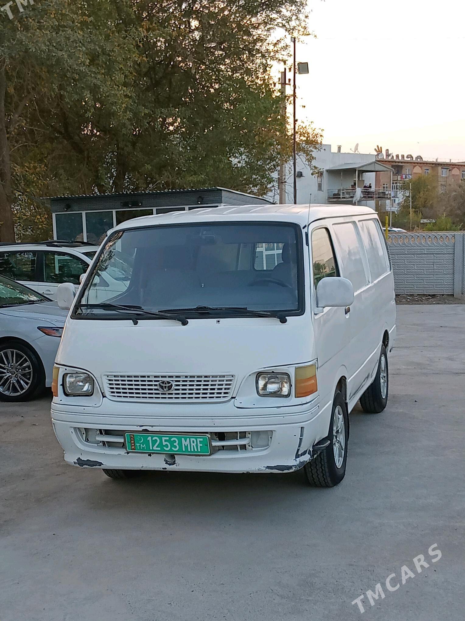 Toyota Hiace 2001 - 90 000 TMT - Мары - img 2