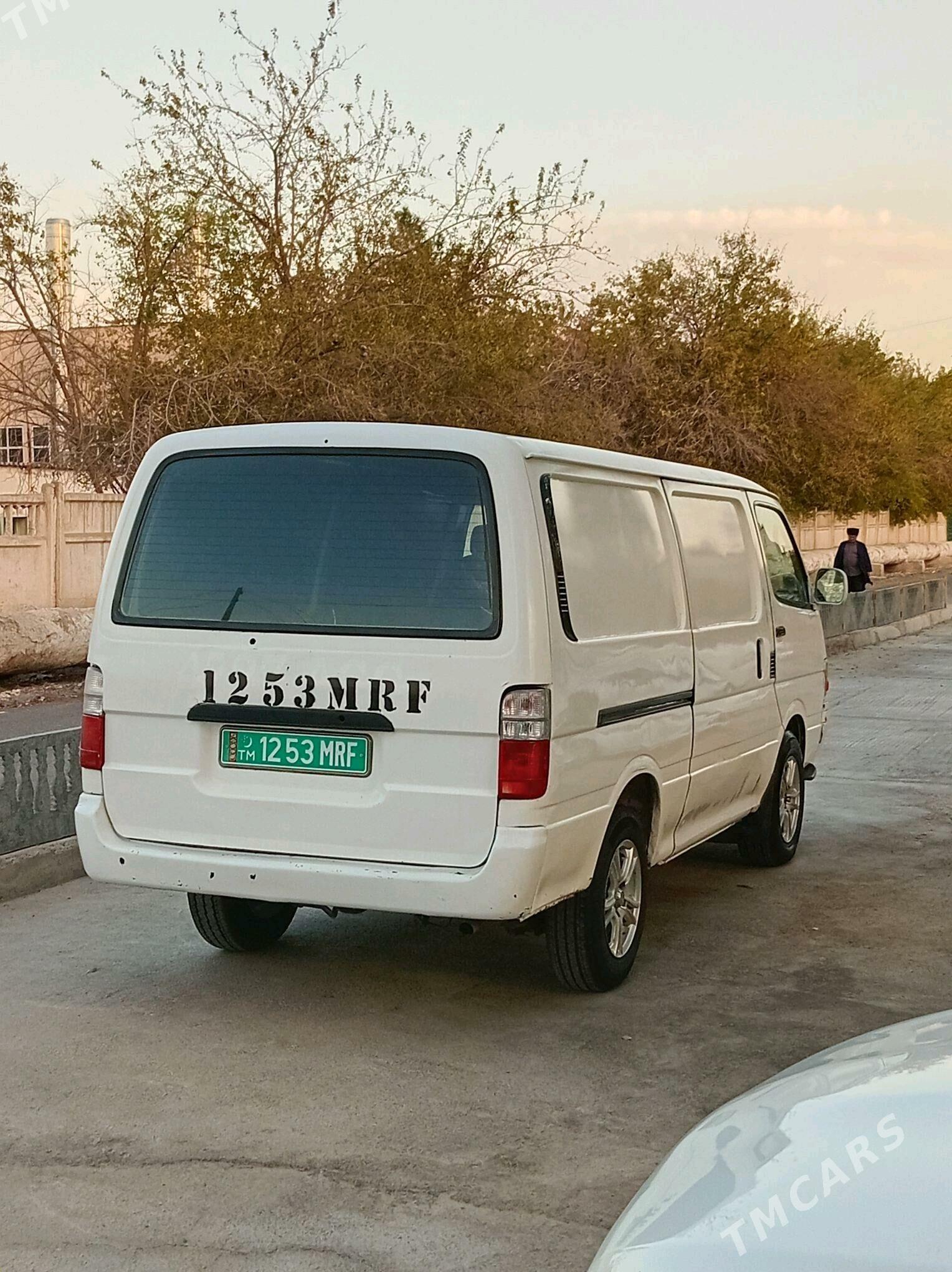 Toyota Hiace 2001 - 90 000 TMT - Мары - img 5