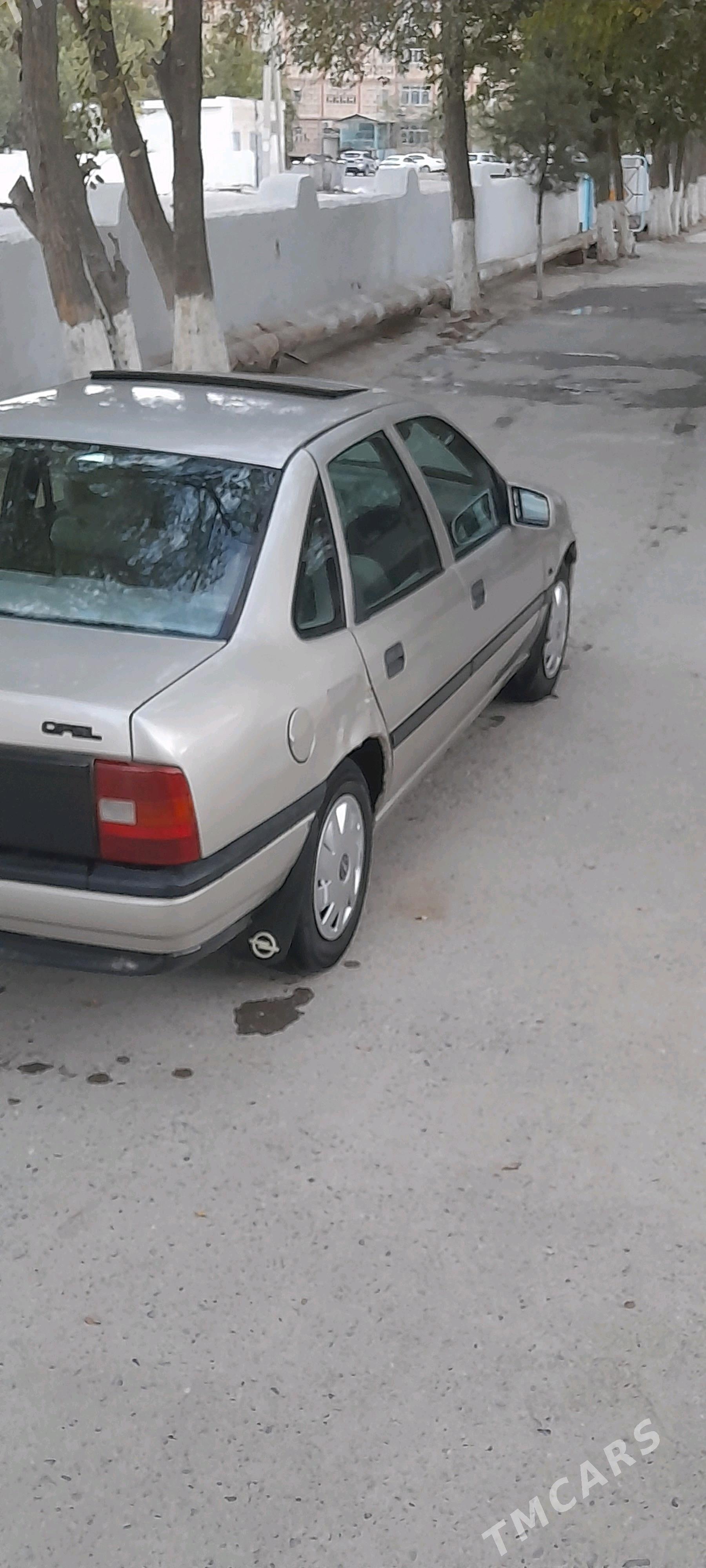Opel Vectra 1992 - 38 000 TMT - Мары - img 9