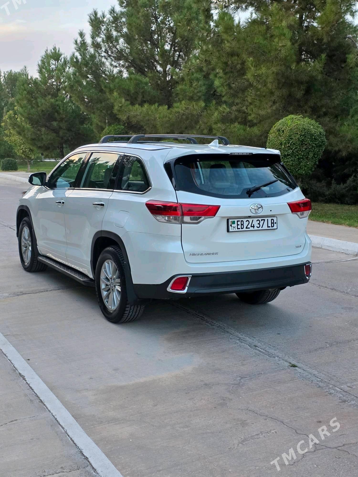 Toyota Highlander 2018 - 450 000 TMT - Чарджоу - img 3