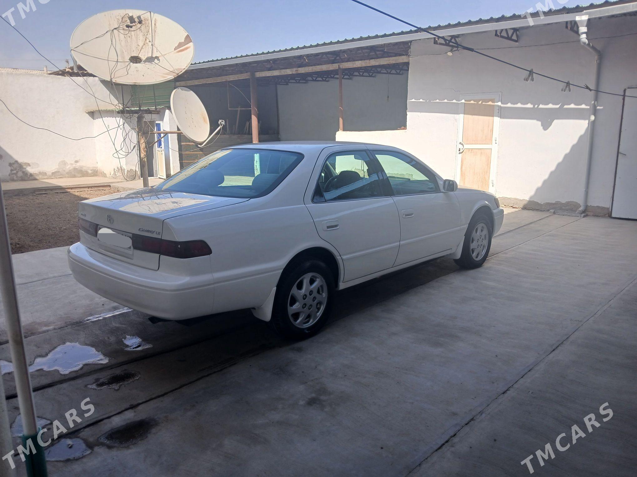 Toyota Camry 1997 - 130 000 TMT - Байрамали - img 4