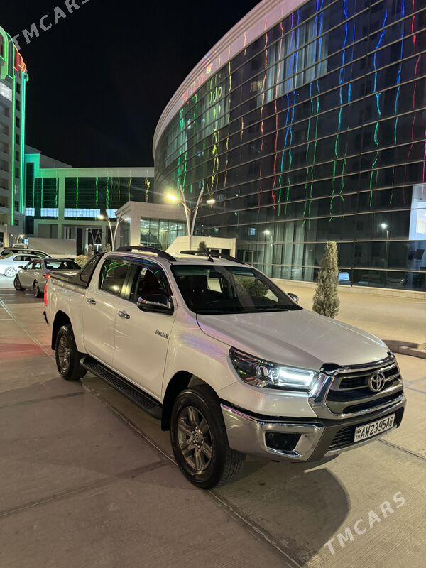 Toyota Hilux 2024 - 605 000 TMT - Aşgabat - img 3