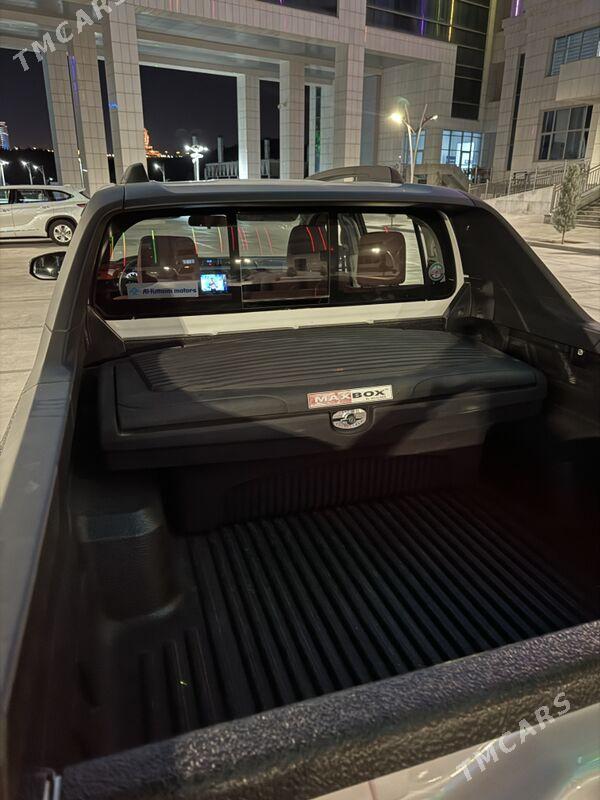 Toyota Hilux 2024 - 605 000 TMT - Aşgabat - img 8
