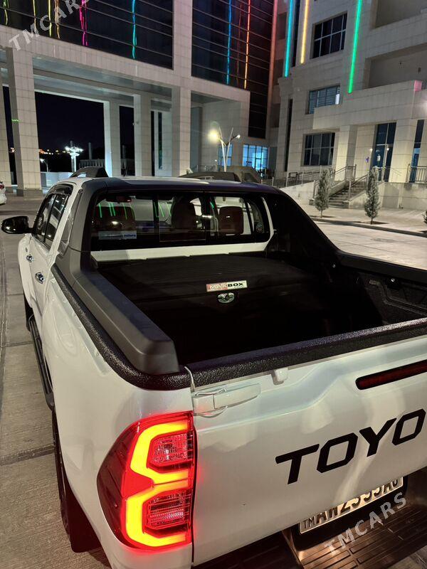 Toyota Hilux 2024 - 605 000 TMT - Aşgabat - img 7