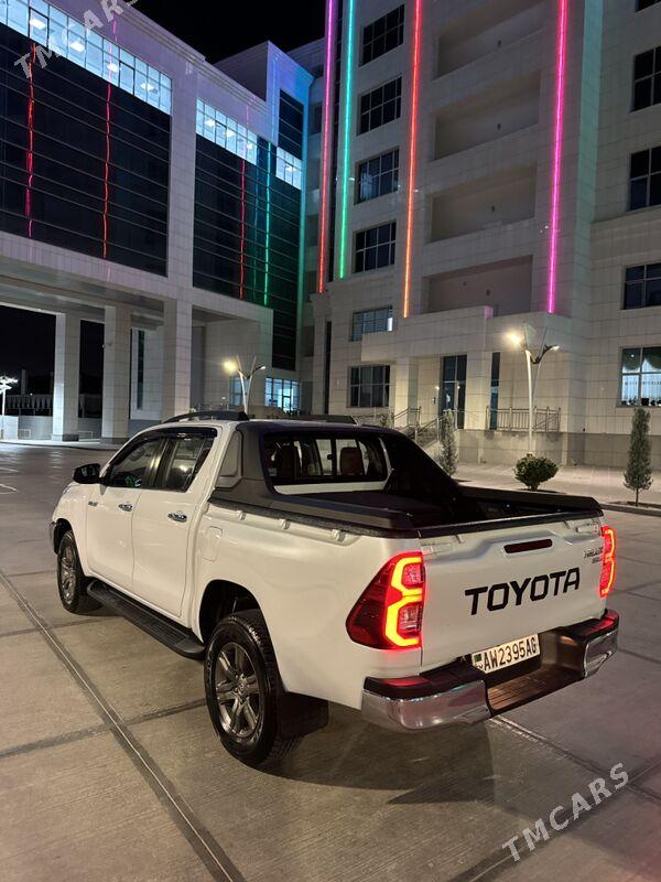 Toyota Hilux 2024 - 605 000 TMT - Aşgabat - img 6