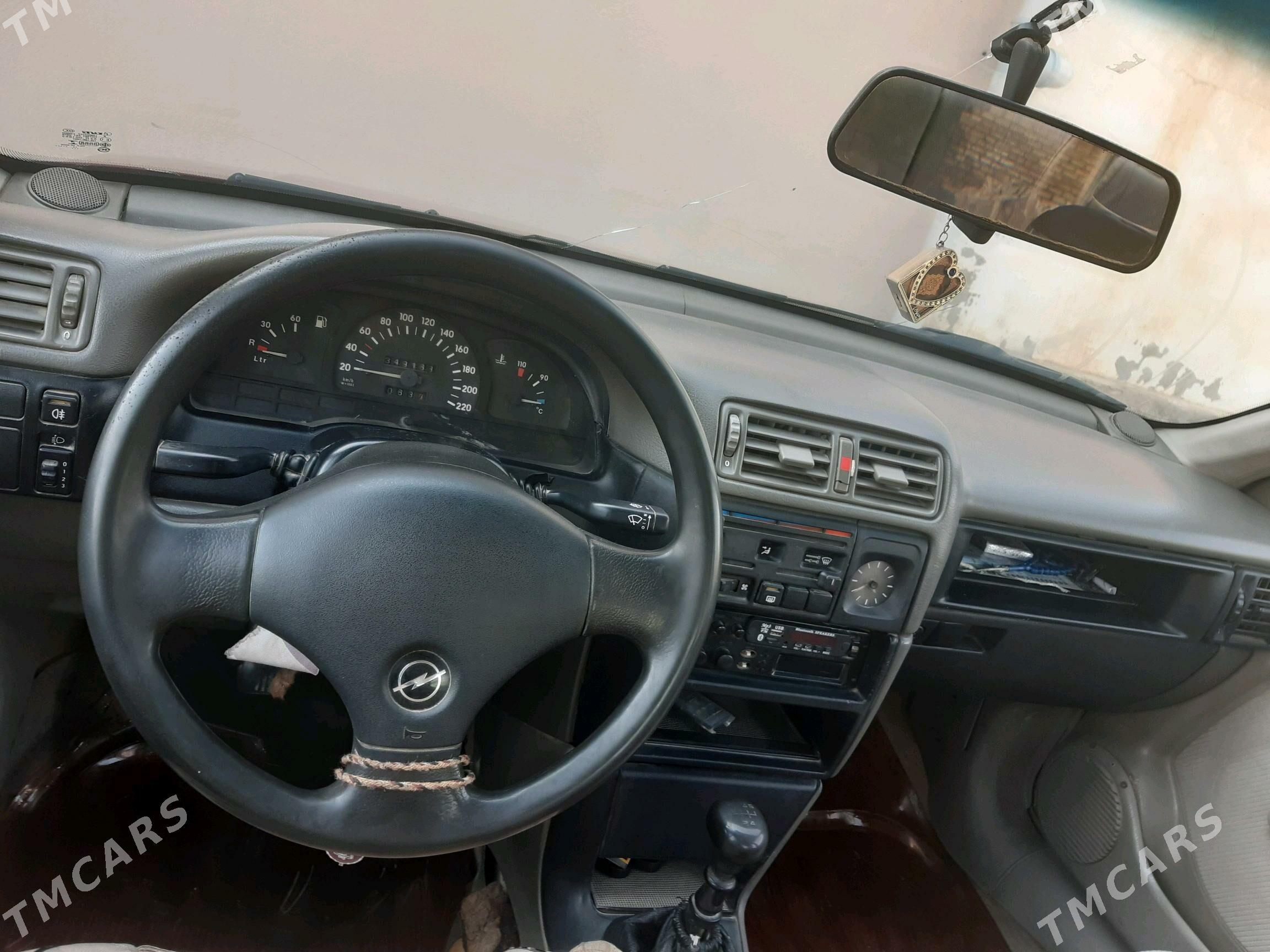 Opel Vectra 1992 - 27 000 TMT - Mary - img 5