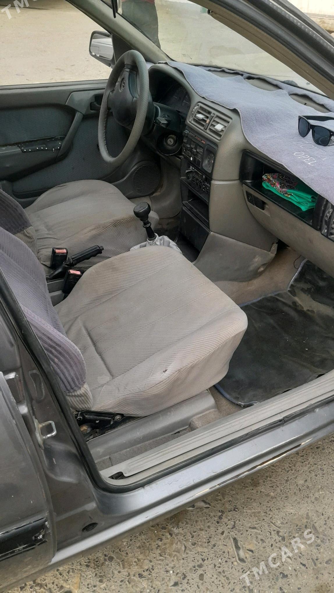 Opel Vectra 1989 - 25 000 TMT - Махтумкули - img 4