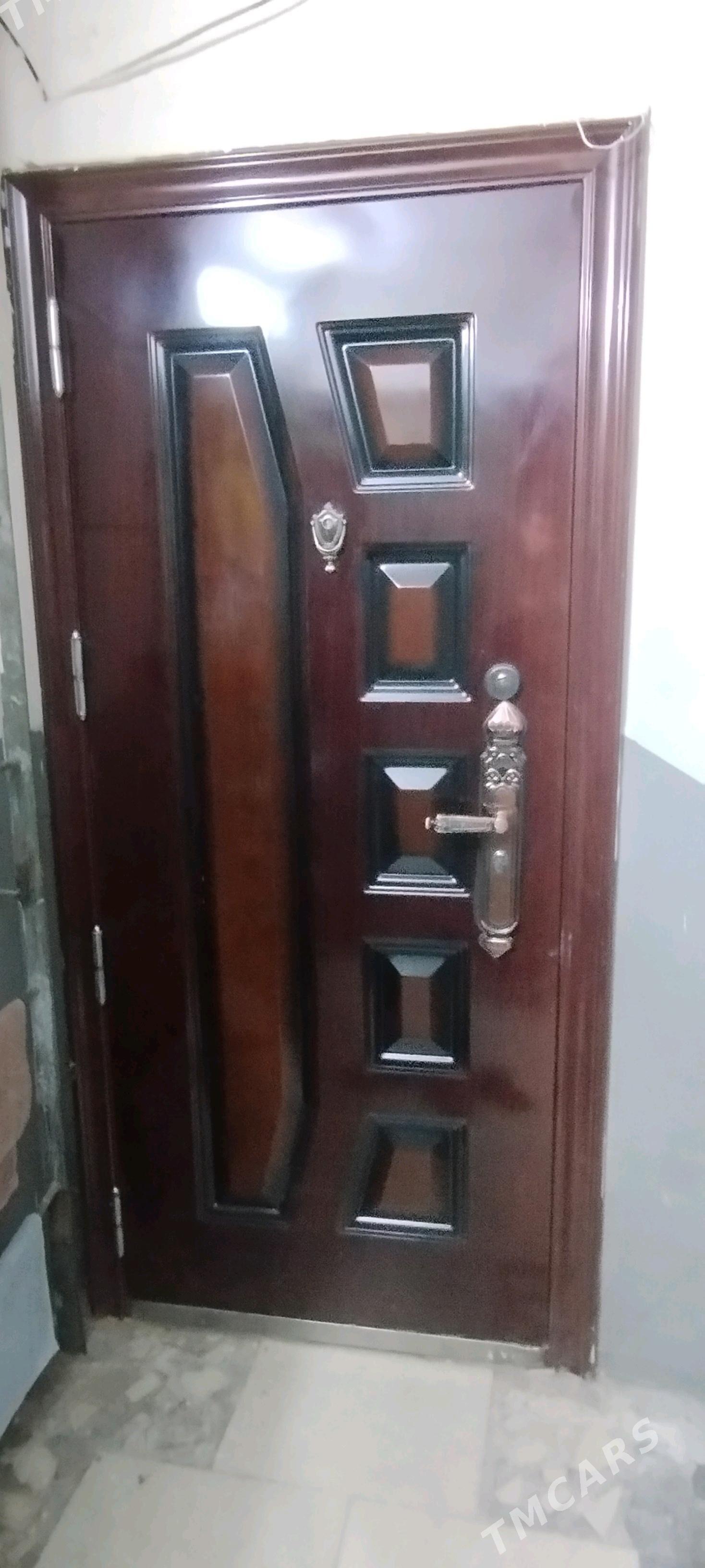 DAŞKY  GAPY   ДВЕРЬ - Aşgabat - img 3