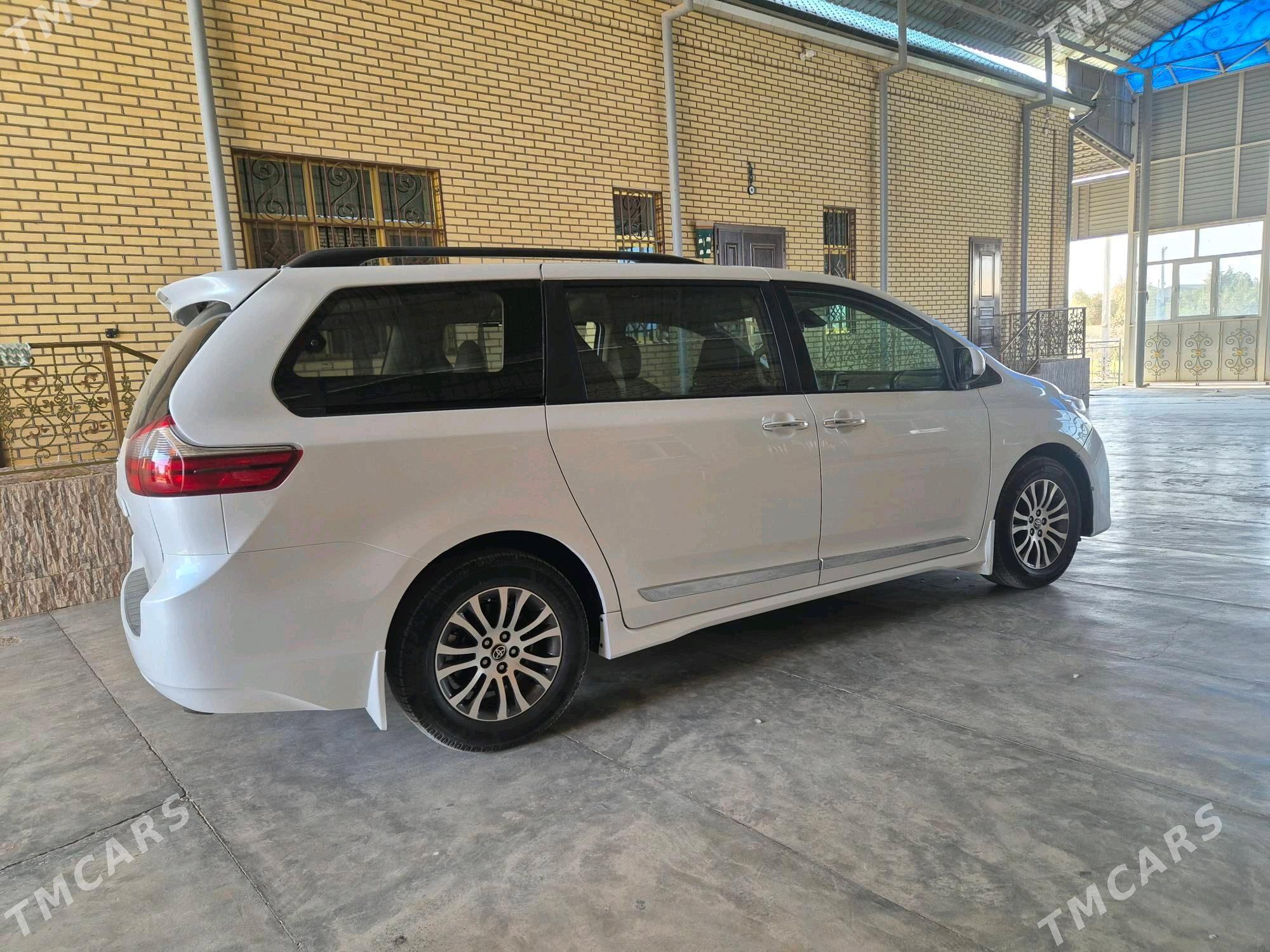 Toyota Sienna 2020 - 518 000 TMT - Мары - img 4