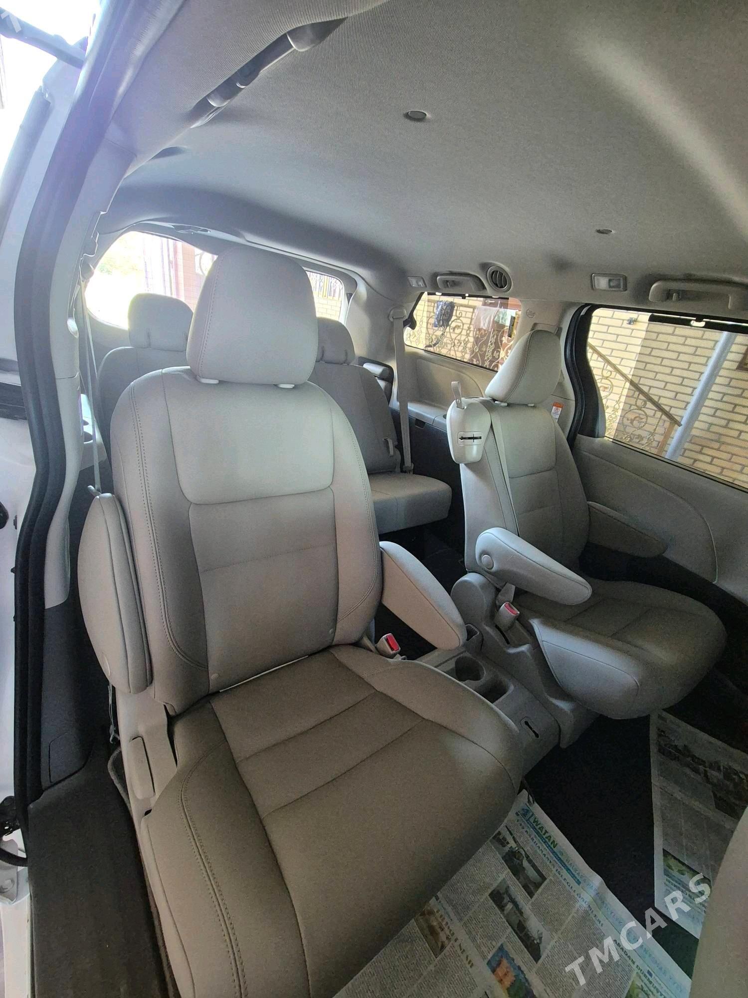 Toyota Sienna 2020 - 518 000 TMT - Мары - img 3