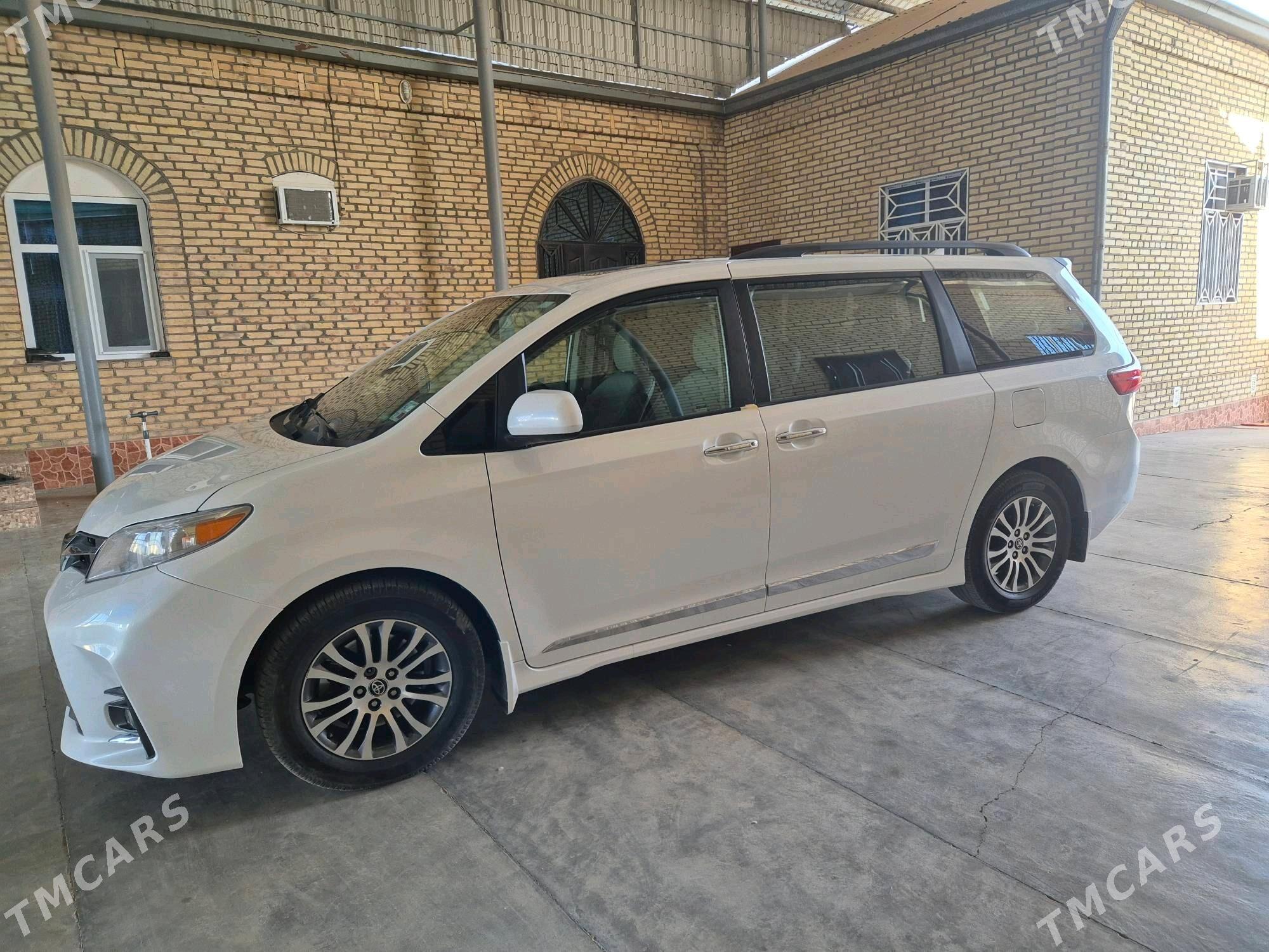 Toyota Sienna 2020 - 518 000 TMT - Мары - img 2