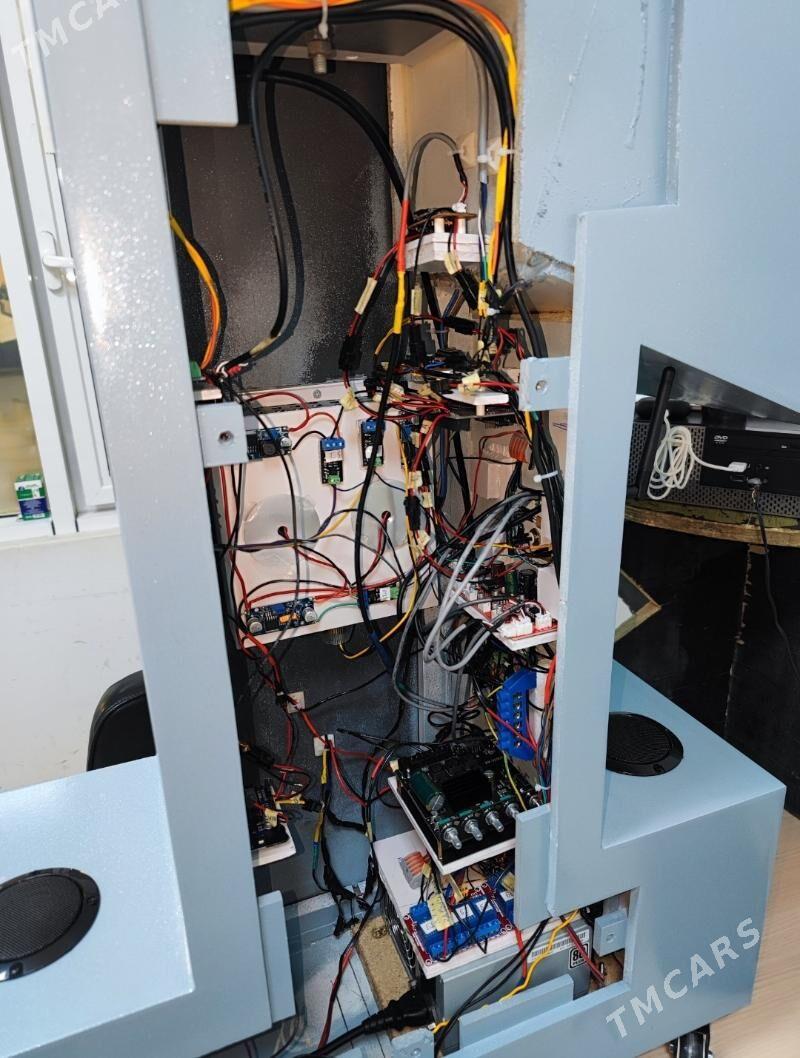 Blutuz Kolonka, Lazer, Tuseli. - Мир 1 - img 3