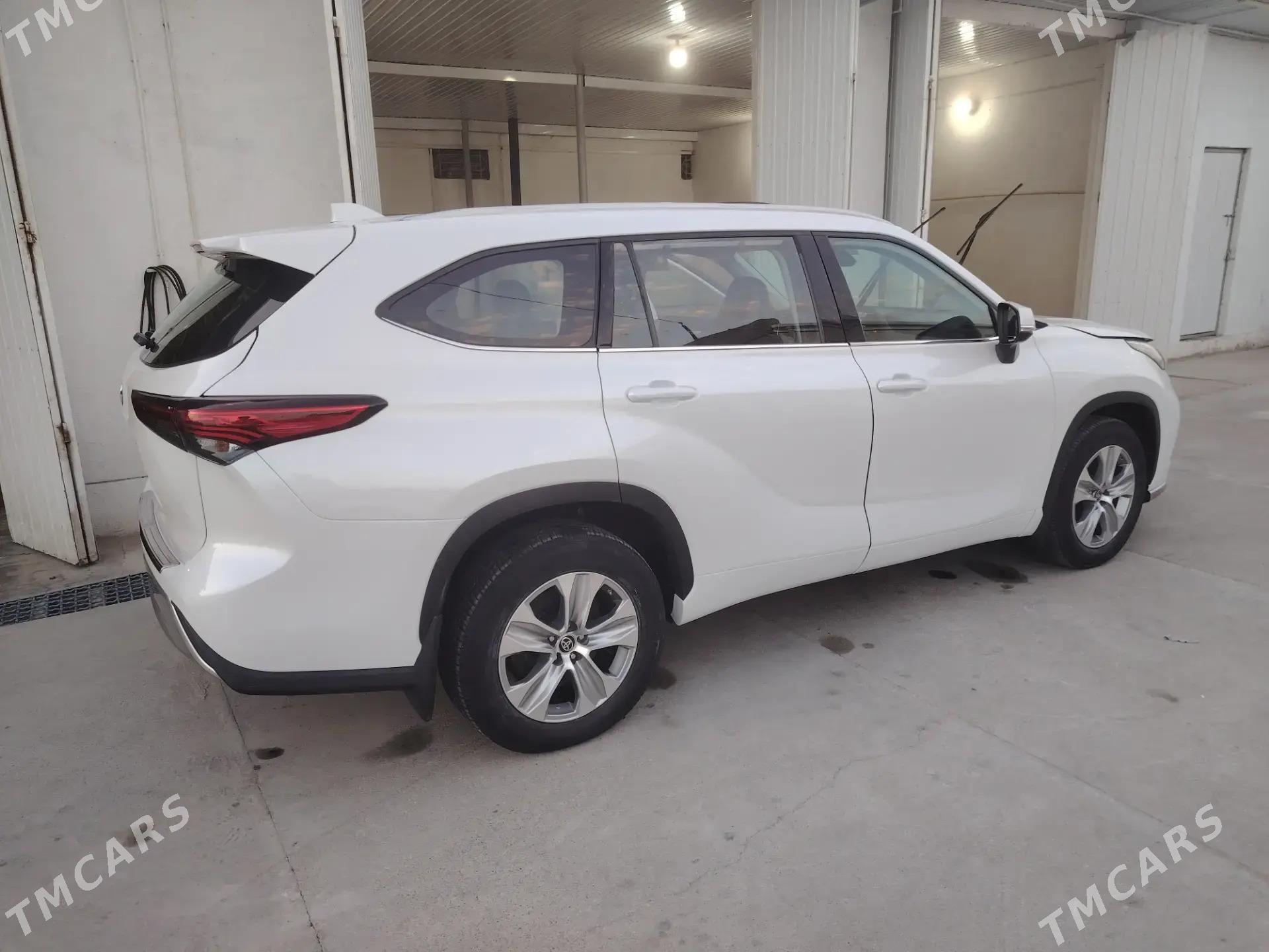 Toyota Highlander 2022 - 550 000 TMT - Ýolöten - img 2