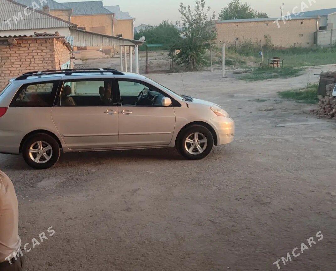 Toyota Sienna 2007 - 220 000 TMT - Туркменгала - img 3