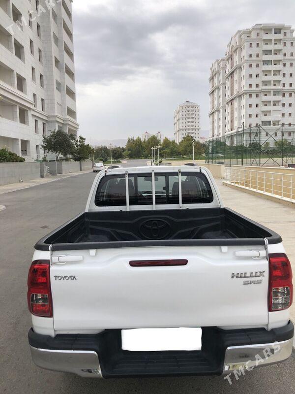 Toyota Hilux 2020 - 490 000 TMT - Aşgabat - img 3