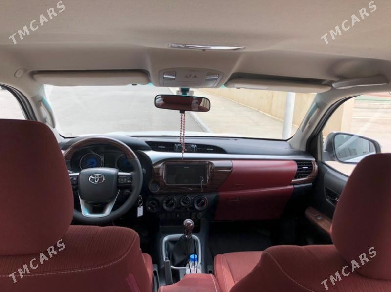 Toyota Hilux 2020 - 490 000 TMT - Aşgabat - img 6