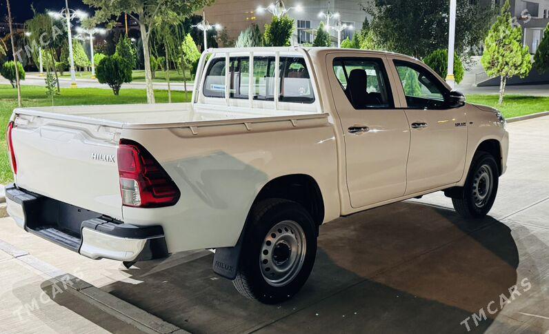 Toyota Hilux 2022 - 480 000 TMT - Aşgabat - img 3