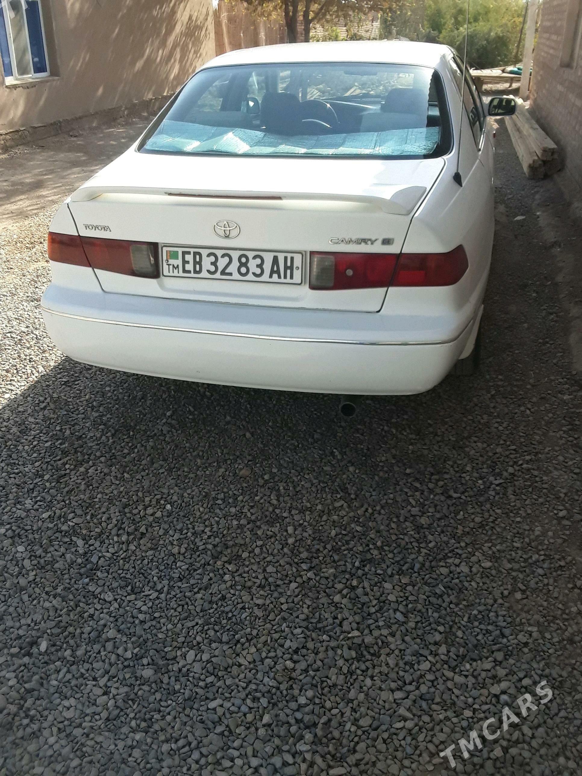 Toyota Camry 2001 - 120 000 TMT - Теджен - img 3