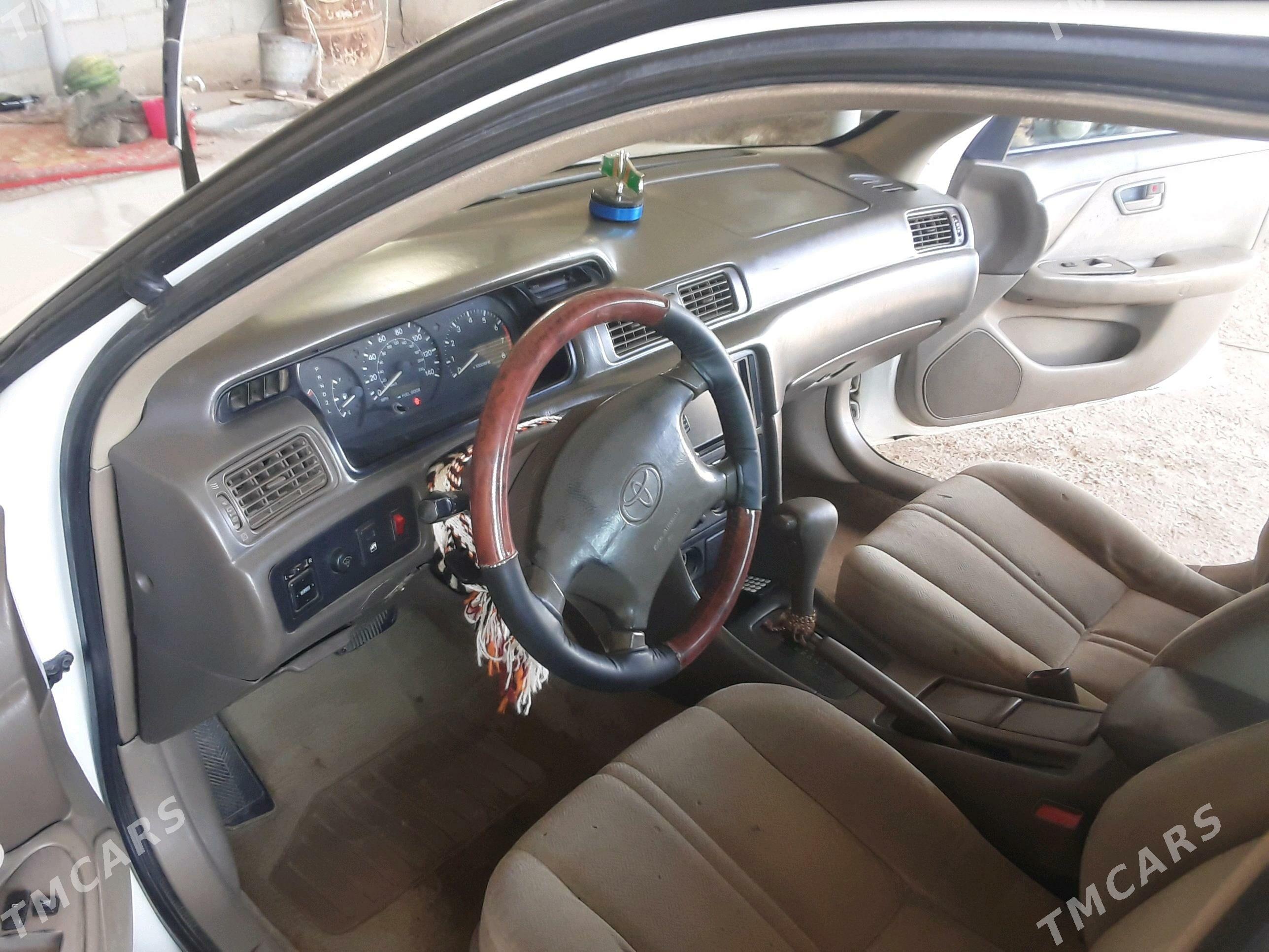 Toyota Camry 2001 - 120 000 TMT - Теджен - img 4