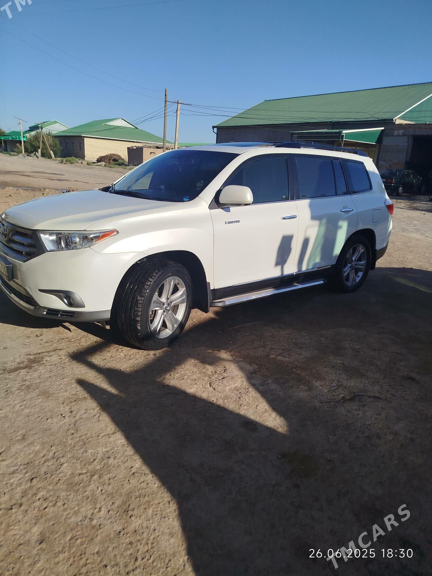Toyota Highlander 2011 - 360 000 TMT - Кёнеургенч - img 9