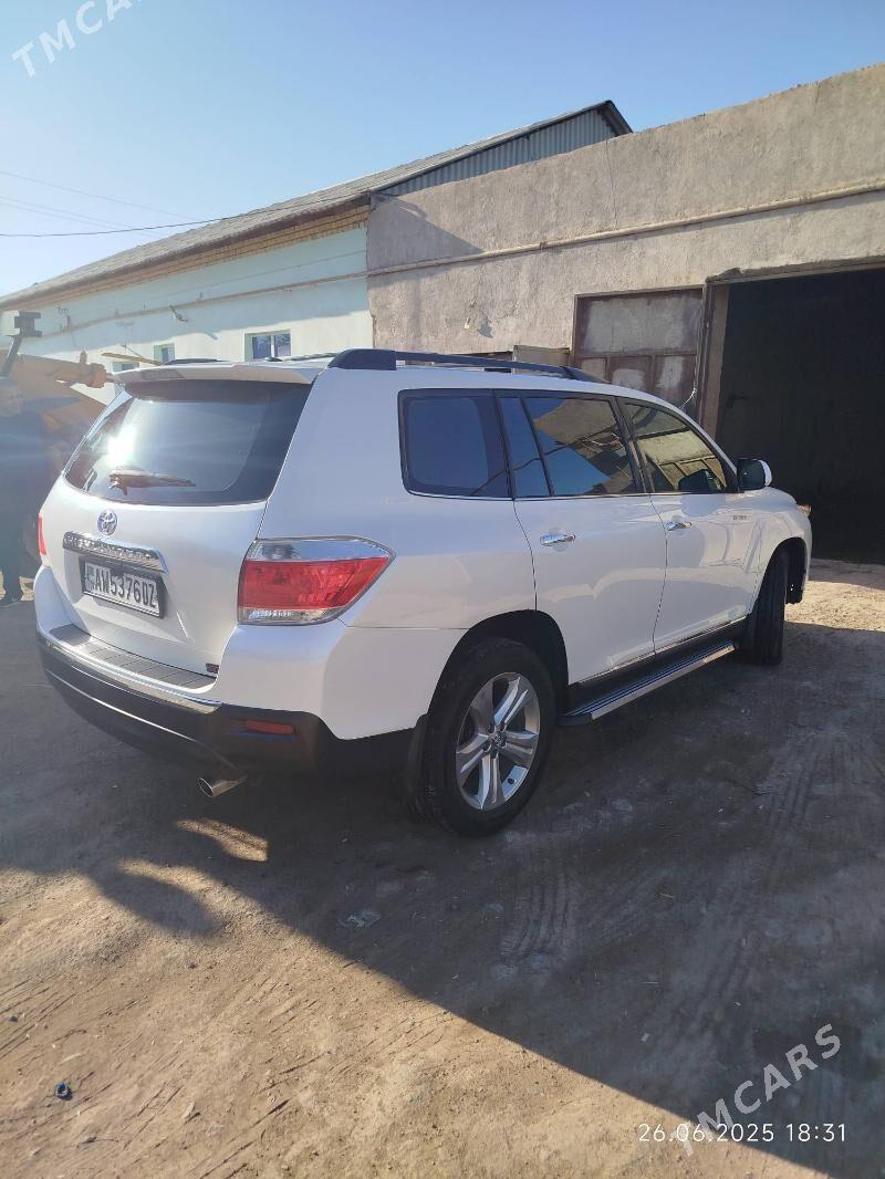 Toyota Highlander 2011 - 360 000 TMT - Кёнеургенч - img 8