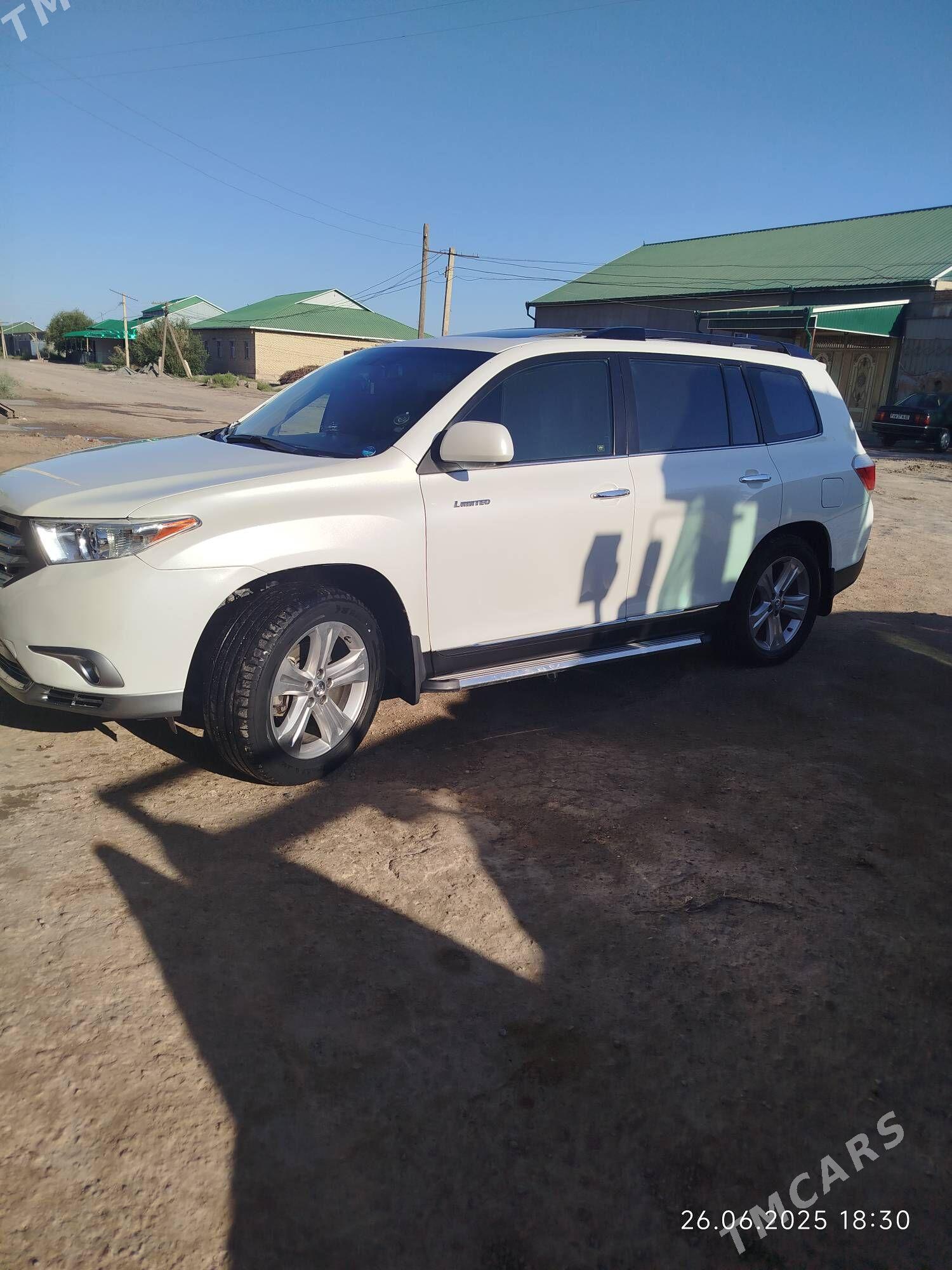 Toyota Highlander 2011 - 360 000 TMT - Кёнеургенч - img 2
