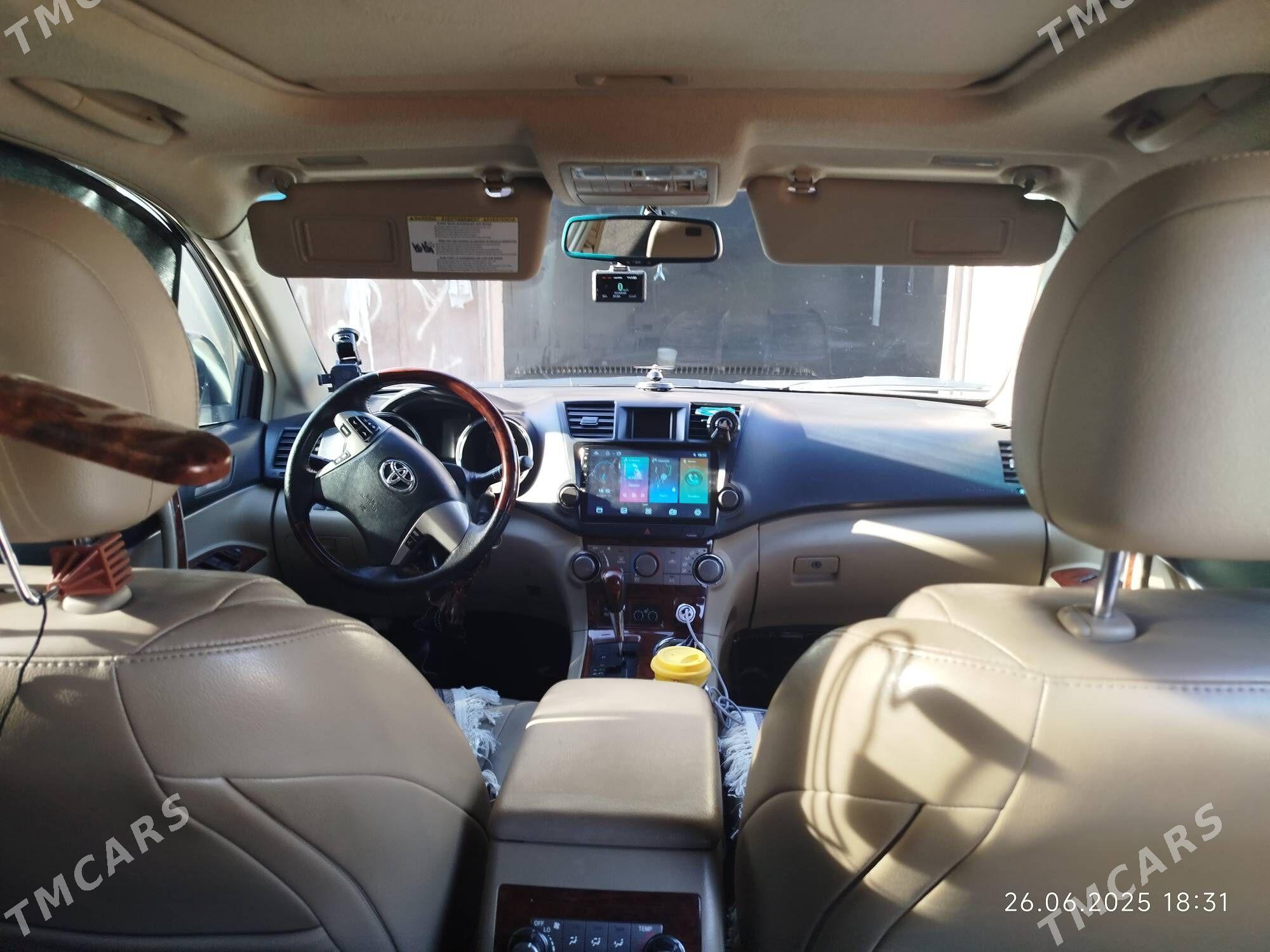 Toyota Highlander 2011 - 360 000 TMT - Кёнеургенч - img 4