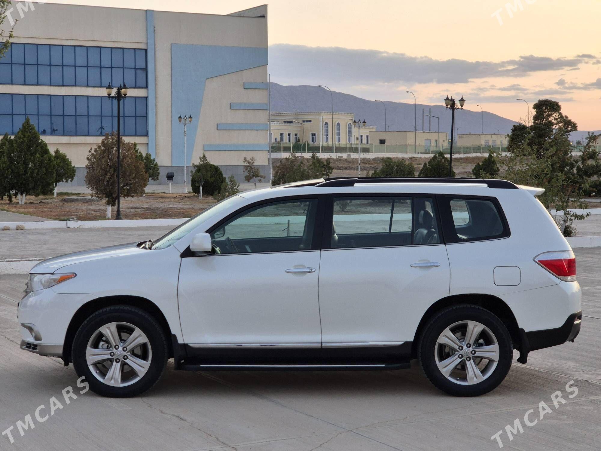 Toyota Highlander 2012 - 345 000 TMT - Ашхабад - img 9