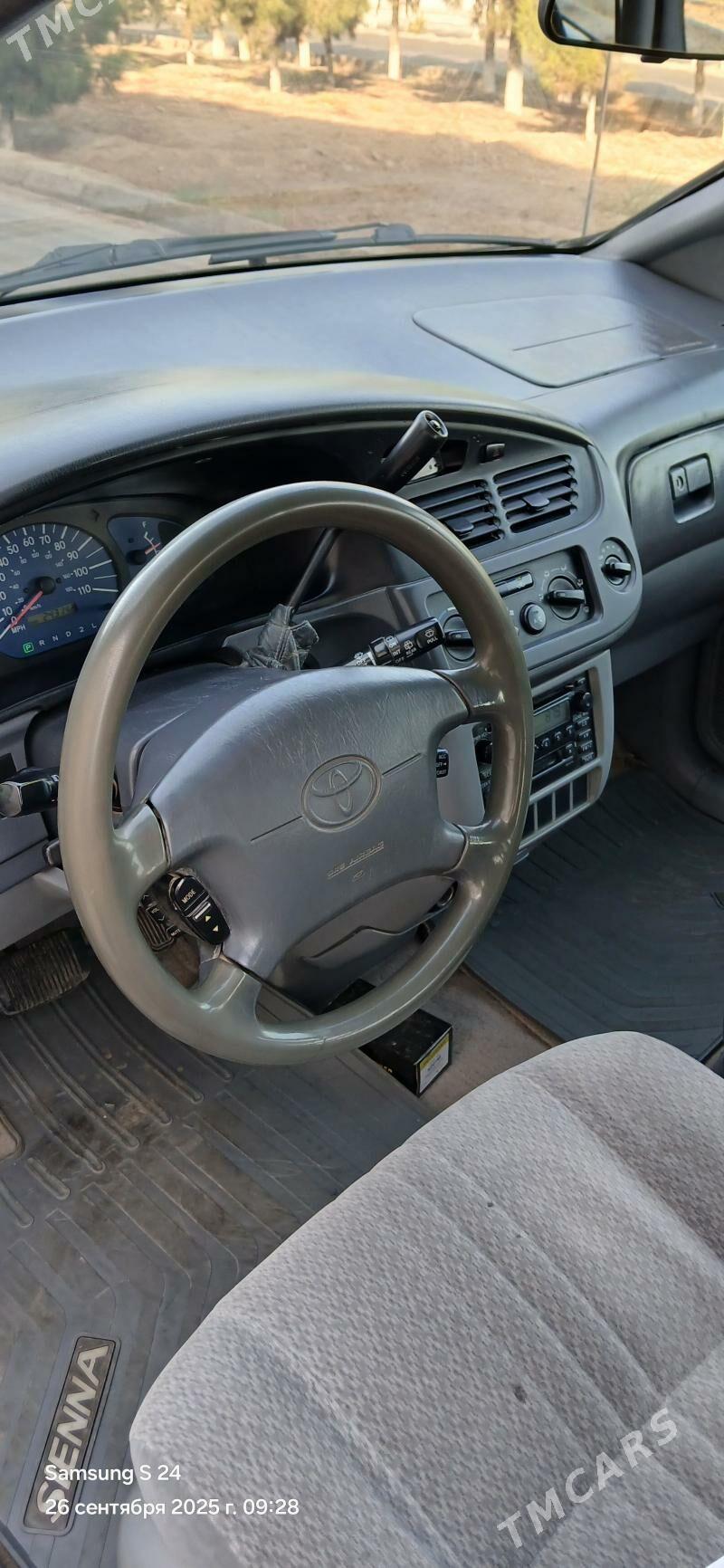 Toyota Sienna 2002 - 138 000 TMT - Мары - img 7